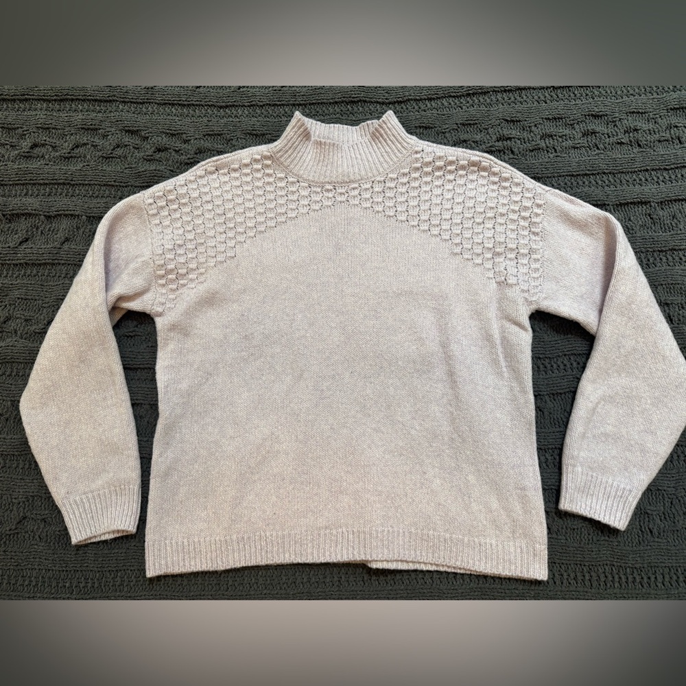 Maurices Light Pink/Purple Turtleneck Sweater (Women's Small)